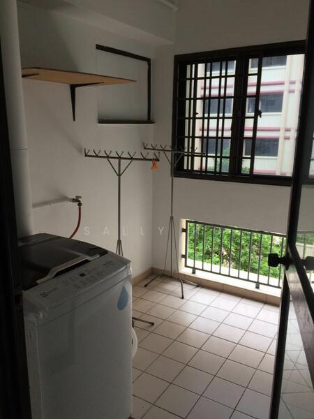 Yard with brandnew washing machine