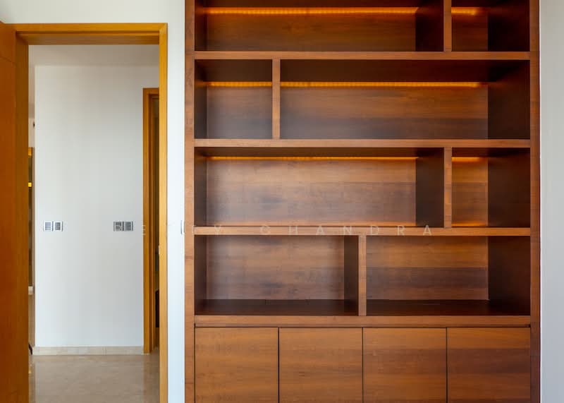 Marina Bay Suites, 3 Central Boulevard, 4 Bedrooms, 2,045 sqft, Apartment For Rent, by Betty Chandra, 19767384 - Bedroom 2 currently used as a home office, with MBS view - PropertyGuru.com.sg