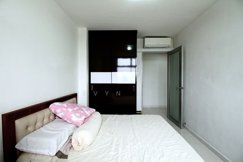 479 Segar Road, 479 Segar Road, 3 Bedrooms, 1,184 sqft, HDB Flat For Rent, by Evyn Xu, 19780660 - Master Room - PropertyGuru.com.sg