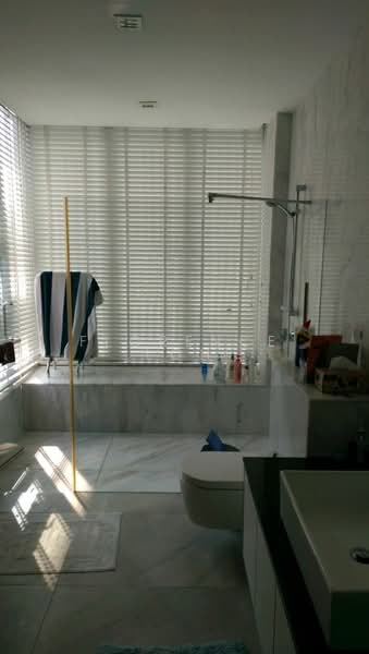 Chartwell Drive, Serangoon Garden Estate, 6 Bedrooms, 5,200 sqft, Semi-Detached House For Rent, by Florence Loh, 19787751 - bathroom - PropertyGuru.com.sg