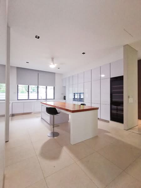 MARYLAND DRIVE GCB GOOD CLASS BUNGALOW, Maryland Drive, Tanglin / Holland / Bukit Timah, 6 Bedrooms, 13,000 sqft, Good Class Bungalow For Rent, by Debbie Kate Loo 鲁美娟, 19817654 - PropertyGuru.com.sg