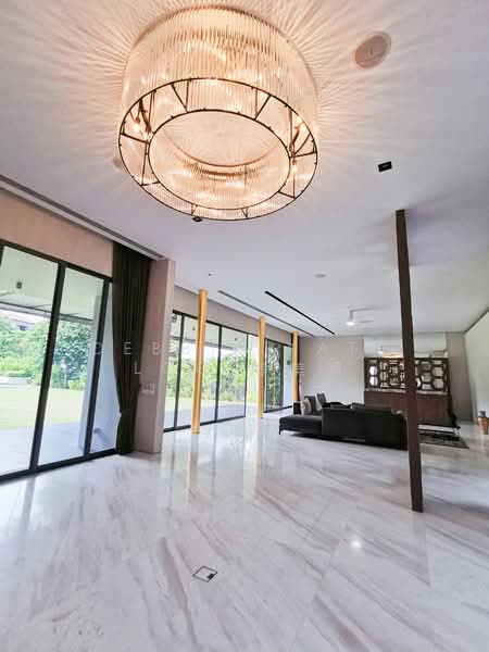 MARYLAND DRIVE GCB GOOD CLASS BUNGALOW, Maryland Drive, Tanglin / Holland / Bukit Timah, 6 Bedrooms, 13,000 sqft, Good Class Bungalow For Rent, by Debbie Kate Loo 鲁美娟, 19817654 - PropertyGuru.com.sg