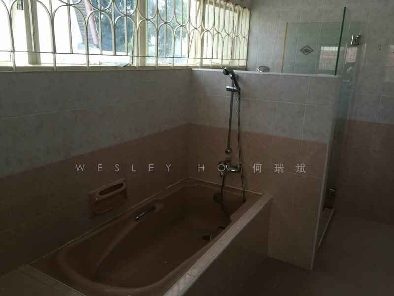 Semi-D@Faber Drive, Faber Drive, 6 Bedrooms, 4,500 sqft, Semi-Detached House For Rent, by Wesley Ho 何瑞斌, 19819746 - Master Bathroom - PropertyGuru.com.sg
