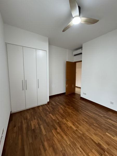 The Waterina, 73 Lorong 40 Geylang, Eunos / Geylang / Paya Lebar, 3 Bedrooms, 1,290 sqft, Apartment For Sale, by Siew Yin Low, 19837791 - Junior Master Bedroom | Common Bathroom - PropertyGuru.com.sg