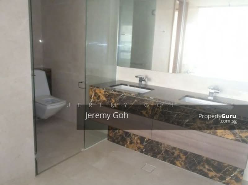 Concourse Skyline, 300 Beach Road, 4 Bedrooms, 3,300 sqft, Condominium For Rent, by Jeremy Goh, 19851374 - Master Bathroom Upper Level - PropertyGuru.com.sg