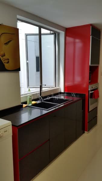 The Bayshore, 34 Bayshore Road, 2 Bedrooms, 1,012 sqft, Condominium For Rent, by Tan Siew Foong, 19853176 - HUGE KITCHEN WITH AMPLE STORAGE - PropertyGuru.com.sg