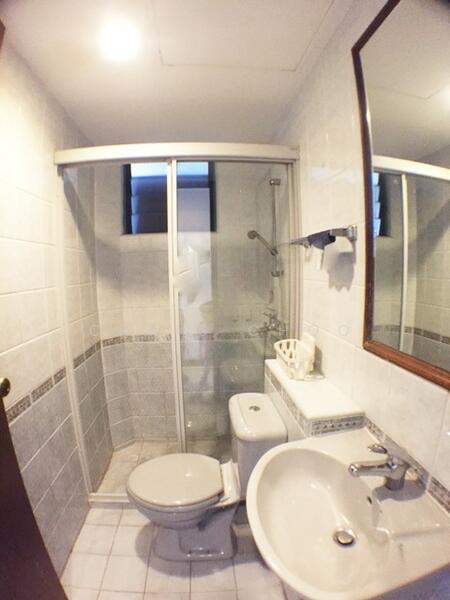 well maintained toilet!