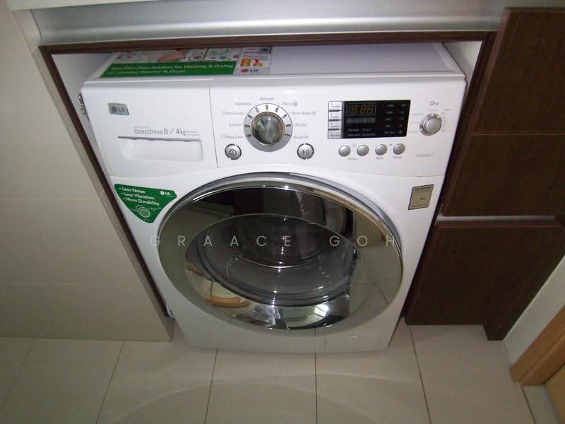 Dakota Residences, 36 Dakota Crescent, Eunos / Geylang / Paya Lebar, 2 Bedrooms, 1,044 sqft, Condominium For Rent, by Graace Goh, 19869461 - Washer cum dryer in the kitchen - PropertyGuru.com.sg