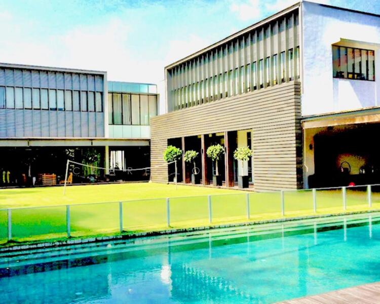 豪华时代优质洋房出租请与卢小姐联系 +6594686782. WeChat: Clareloh Modern GCB at Maryland Drive for Rent S$80,000, 8.9533345 Maryland Drive GCB with big garden, Tanglin / Holland / Bukit Timah, 6 Bedrooms, 26,000 sqft, Good Class Bungalow For Rent, by Clare Loh 卢煜婕, 19877684 - PropertyGuru.com.sg