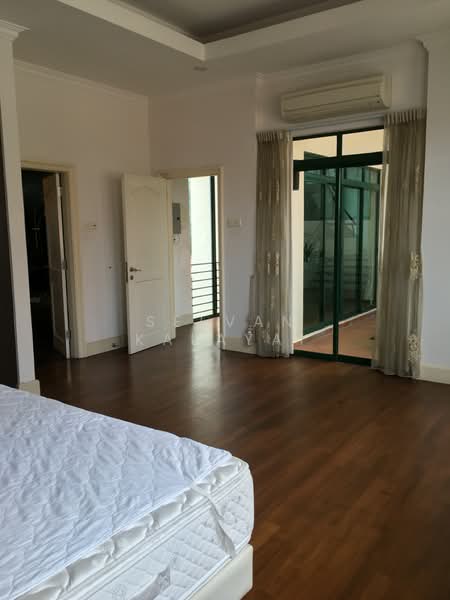 Ripley Crescent, Ripley Crescent, 5 Bedrooms, 5,500 sqft, Detached House For Rent, by Selvan Kalayai, 19882990 - Master Rm - PropertyGuru.com.sg