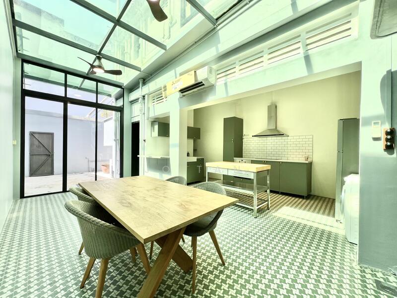 For Rent - RARE TIONG BAHRU PREWAR CONSERVATION- BIG OUTDOOR AREA