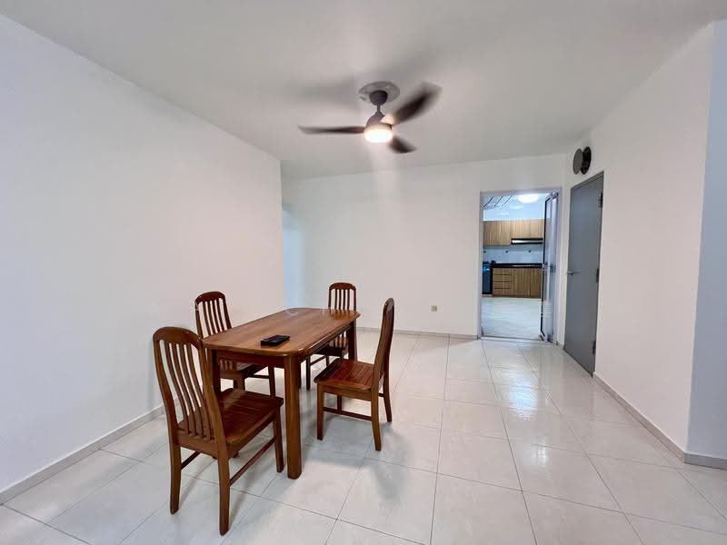 176D Edgefield Plains, 176D Edgefield Plains, Hougang / Punggol / Sengkang, 3 Bedrooms, 1,184 sqft, HDB Flat For Rent, by May Chong 張雲, 19929238 - PropertyGuru.com.sg