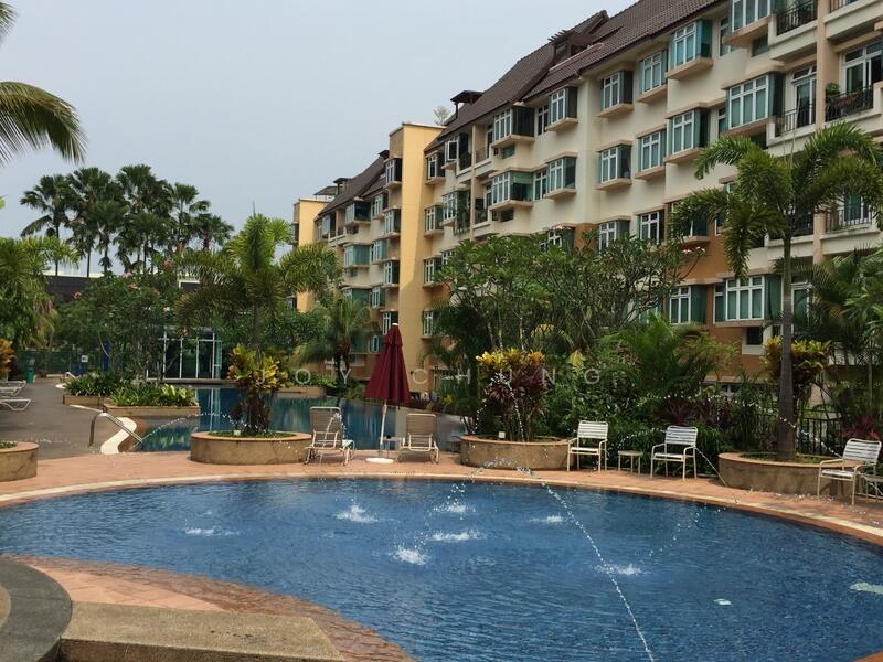 Forest Hills Condo, 25 Transit Road, 3 Bedrooms, 1228 Sqft