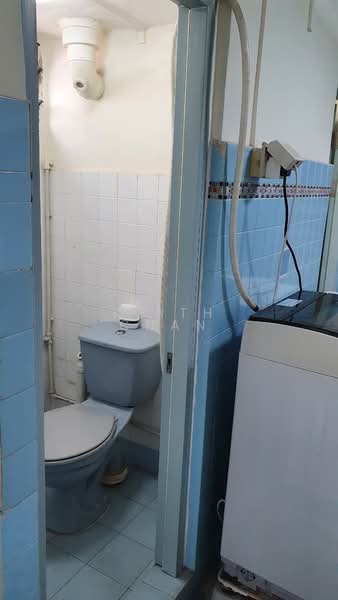 12 Holland Avenue, 12 Holland Avenue, 2 Bedrooms, 678 sqft, HDB Flat For Rent, by Keith Chan, 19963205 - PropertyGuru.com.sg