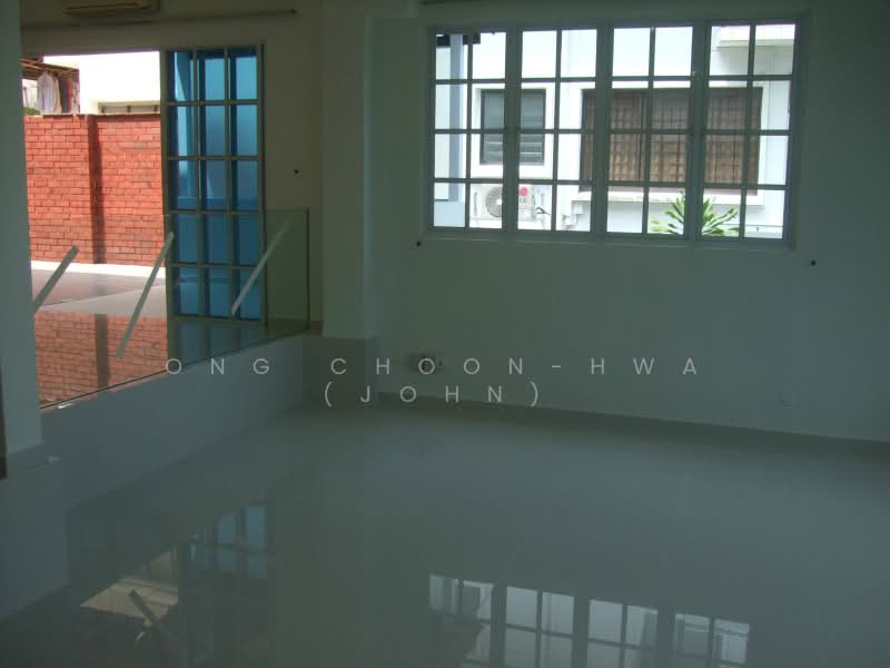 26 Mount Sinai Avenue, Mt Sinai Avenue, 5 Bedrooms, 3,000 sqft, Semi-Detached House For Rent, by Ong Choon-Hwa (John), 19965673 - Living room - PropertyGuru.com.sg