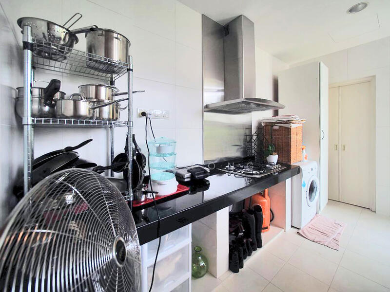 ONE CALL VIEW ALL! Gorgeous Detached Home w Pool Garden near Australian American School, Cotswold Close, 7 Bedrooms, 5,700 sqft, Detached House For Rent, by AS Leong, 19971416 - PropertyGuru.com.sg