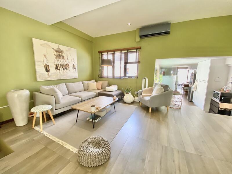 For Rent - RARE TIONG BAHRU PREWAR CONSERVATION WITH BALCONY