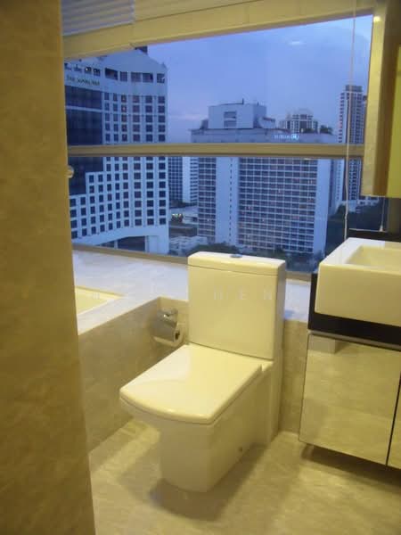 Angullia Park Residences @ Orchard, 5 Cuscaden Walk, 3 Bedrooms, 1,001 sqft, Apartment For Rent, by Heng Heng, 19983212 - master bathroom - PropertyGuru.com.sg