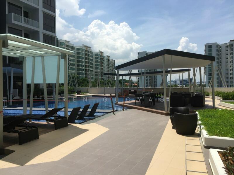 SUN DECK