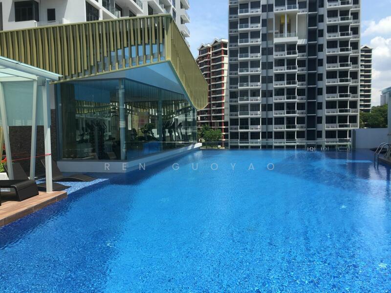 INFINITY POOL