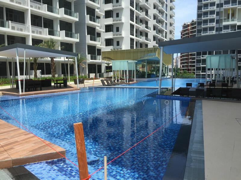 PARTY POOL