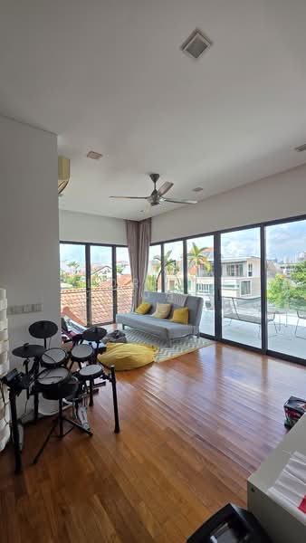 Bloxhome Drive@Serangoon Garden Estate, Bloxhome Drive, 6 Bedrooms, 5,200 sqft, Semi-Detached House For Rent, by Florence Loh, 20038861 - PropertyGuru.com.sg