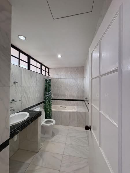 A D10 Jalan Lim Tai See Townhouse, Jalan Lim Tai See, Tanglin / Holland / Bukit Timah, 4 Bedrooms, 2,800 sqft, Townhouse For Rent, by Madeline Toh, 20046020 - PropertyGuru.com.sg