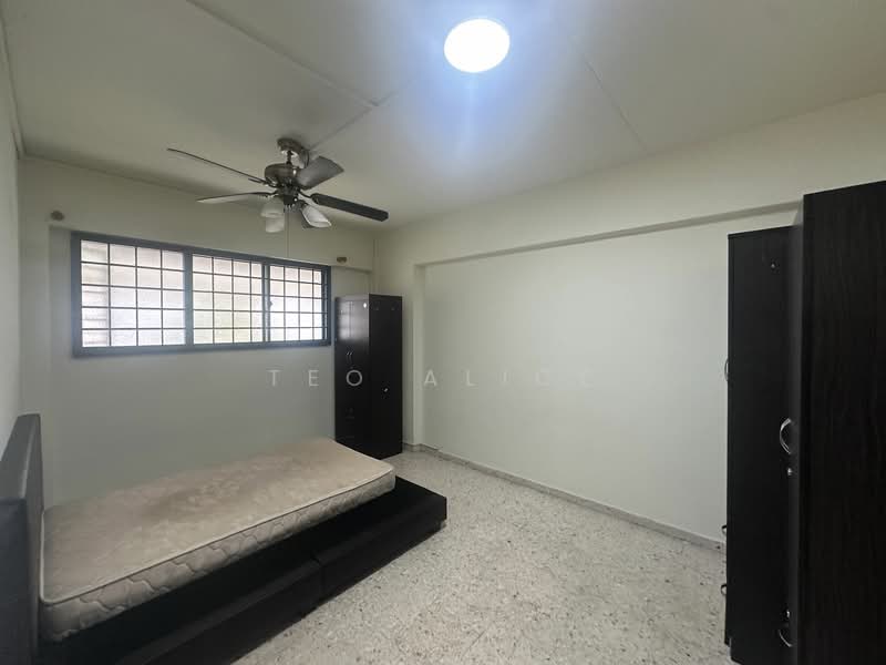809 Tampines Avenue 4, 809 Tampines Avenue 4, 2 Bedrooms, 800 sqft, HDB Flat For Rent, by Teo Alice, 20065984 - PropertyGuru.com.sg