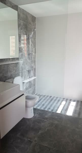 Parc Centros, 80 Punggol Central, Hougang / Punggol / Sengkang, 3 Bedrooms, 1,141 sqft, Condominium For Rent, by Kimberly Ng SK, 20066898 - Master Toilet - PropertyGuru.com.sg