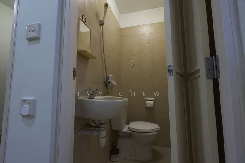 The Tessarina, 22 Wilby Road, 3 Bedrooms, 1,324 sqft, Condominium For Rent, by Ivy Chew, 20076127 - Domestic Helper's Bathroom - PropertyGuru.com.sg