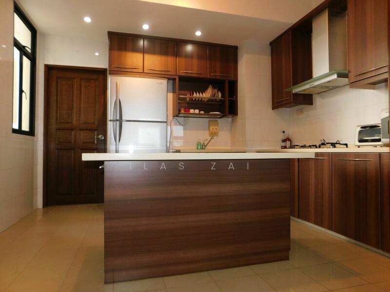 12) Ocean Park - Kitchen