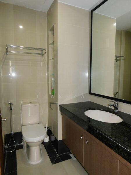 18) Ocean Park - Master Bdrm Bath