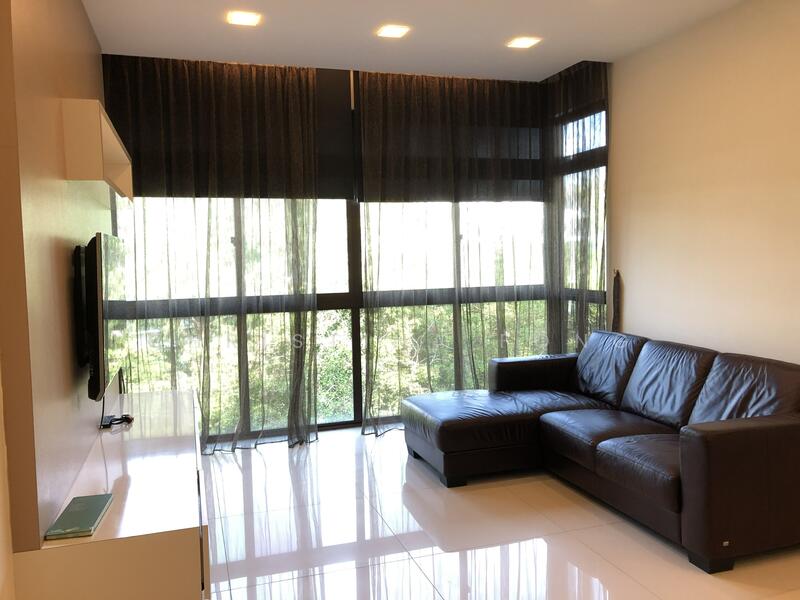 BRIGHT AND SPACIOUS LIVING AREA