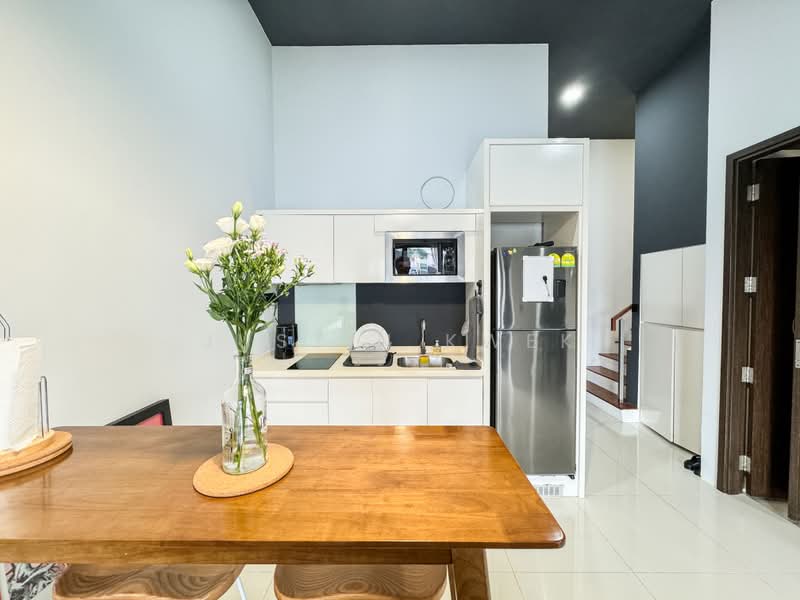 Siglap V, 2 First Street, 2 Bedrooms, 990 sqft, Condominium For Rent, by Justin Kwek, 20088571 - PropertyGuru.com.sg