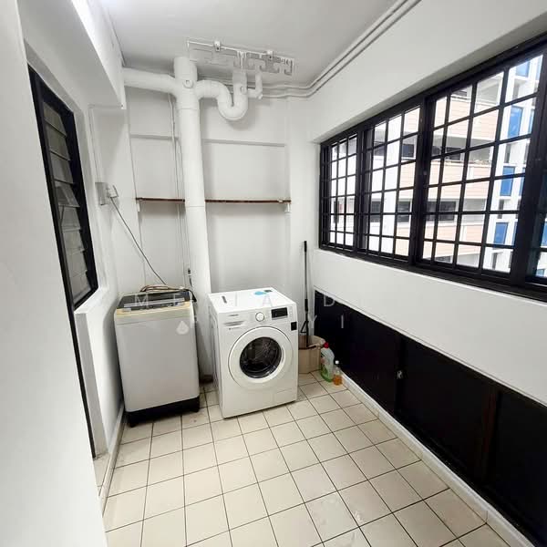 For Rent - 892B Woodlands Drive 50