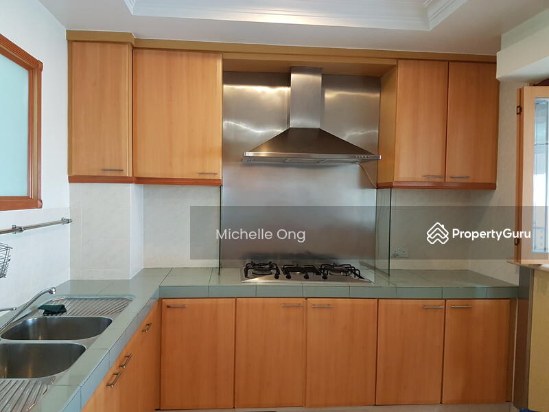 Kitchen cabinet with cooker hob