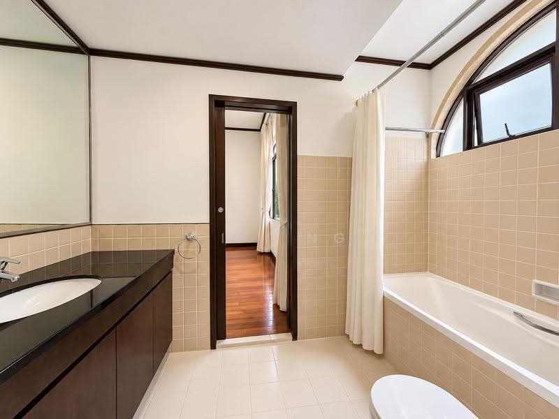 Espana, 12 Dyson Road, Newton / Novena, 3 Bedrooms, 2,712 sqft, Apartment For Rent, by FiFi Ng, 20102277 - Bathroom - PropertyGuru.com.sg