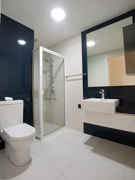 The Interlace, 180 Depot Road, 2 Bedrooms, 1,044 sqft, Condominium For Rent, by Dixon Poon, 20108681 - Common Bathroom - PropertyGuru.com.sg