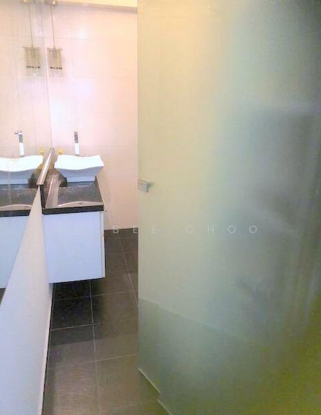 4 Holland Close, 4 Holland Close, Room Rental, 250 sqft, HDB Flat For Rent, by Ho Bee Choo, 20111685 - Larry Ashley mood bathrooms - PropertyGuru.com.sg