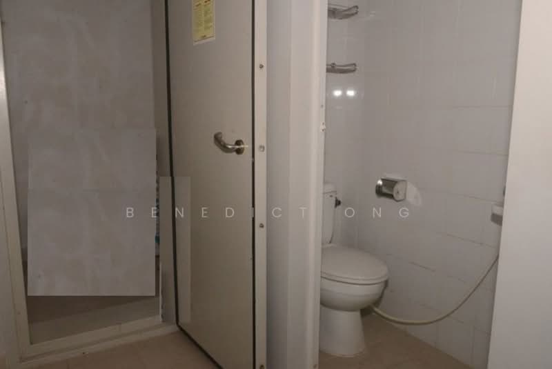 Tangerine Grove, 1 Paya Lebar Crescent, 3 Bedrooms, 1,615 sqft, Condominium For Rent, by Benedict Ong, 20115855 - utility room n 3rd toilet - PropertyGuru.com.sg