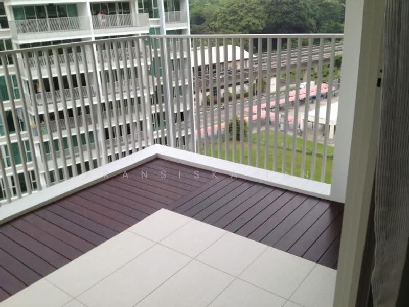 Optima @ Tanah Merah, 78 Tanah Merah Kechil Avenue, 2 Bedrooms, 1,000 sqft, Apartment For Rent, by Fransiska Tan, 20132108 - Good Size Balcony - PropertyGuru.com.sg