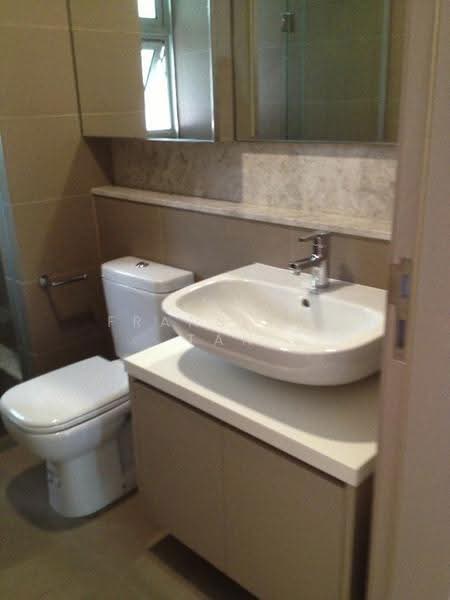 Optima @ Tanah Merah, 78 Tanah Merah Kechil Avenue, 2 Bedrooms, 1,000 sqft, Apartment For Rent, by Fransiska Tan, 20132108 - Gorgeous Toilet - PropertyGuru.com.sg