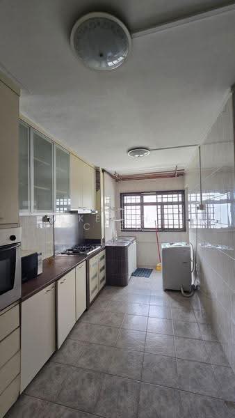 907 Tampines Avenue 4, 907 Tampines Avenue 4, Pasir Ris / Tampines, 2 Bedrooms, 786 sqft, HDB Flat For Rent, by Kevin Chew, 20135644 - Kitchen - PropertyGuru.com.sg