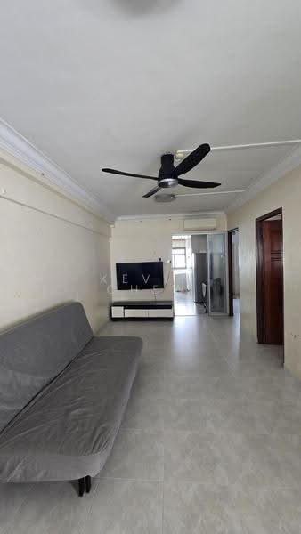 907 Tampines Avenue 4, 907 Tampines Avenue 4, Pasir Ris / Tampines, 2 Bedrooms, 786 sqft, HDB Flat For Rent, by Kevin Chew, 20135644 - Living Room - PropertyGuru.com.sg