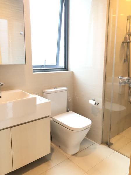 Thomson Three, 45 Bright Hill Drive, Ang Mo Kio / Bishan / Thomson, 3 Bedrooms, 1,055 sqft, Condominium For Rent, by Caroline Soelistyo, 20144531 - Bathroom - PropertyGuru.com.sg