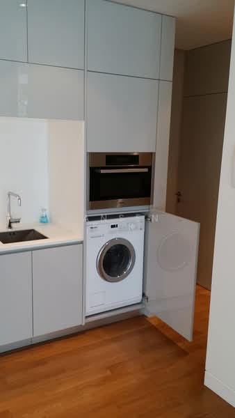 Hilltops, 99 Cairnhill Circle, 2 Bedrooms, 807 sqft, Condominium For Rent, by Jansen Kok, 20155378 - Washer Cum Dryer - PropertyGuru.com.sg