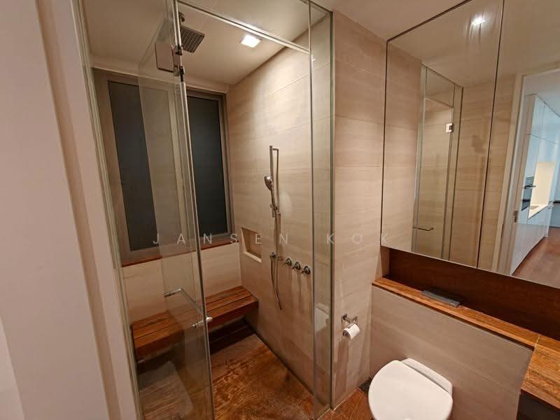 Hilltops, 99 Cairnhill Circle, Orchard / River Valley, 2 Bedrooms, 807 sqft, Condominium For Rent, by Jansen Kok, 20155378 - Bathroom - PropertyGuru.com.sg
