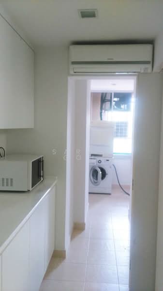 Maple Woods, 985 Bukit Timah Road, 4 Bedrooms, 1,787 sqft, Condominium For Rent, by Sarah Goh, 20160084 - Spacious yard behind kitchen - PropertyGuru.com.sg