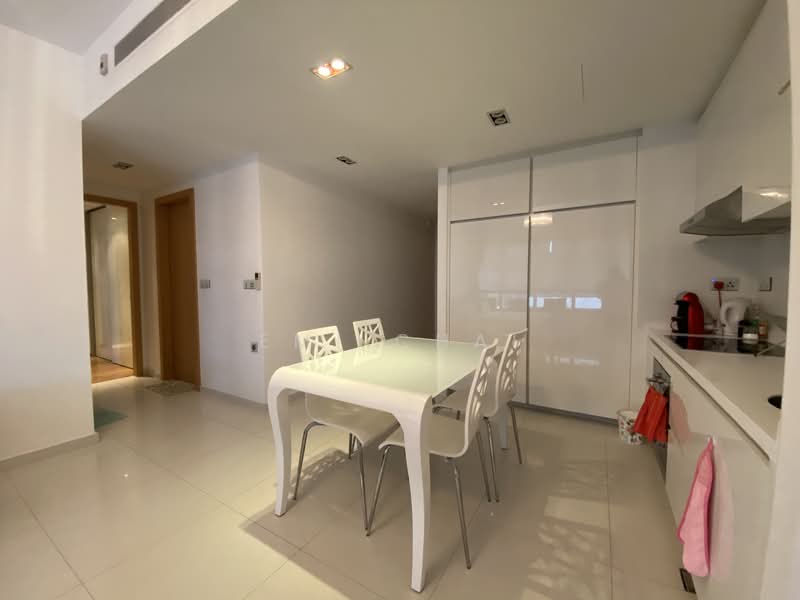 One Shenton, 1 Shenton Way, 2 Bedrooms, 1,130 sqft, Condominium For Rent, by Emi Chai, 20160362 - PropertyGuru.com.sg