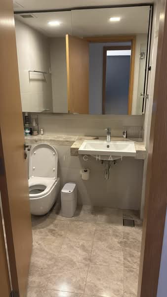 One Shenton, 1 Shenton Way, 2 Bedrooms, 1,130 sqft, Condominium For Rent, by Emi Chai, 20160362 - PropertyGuru.com.sg